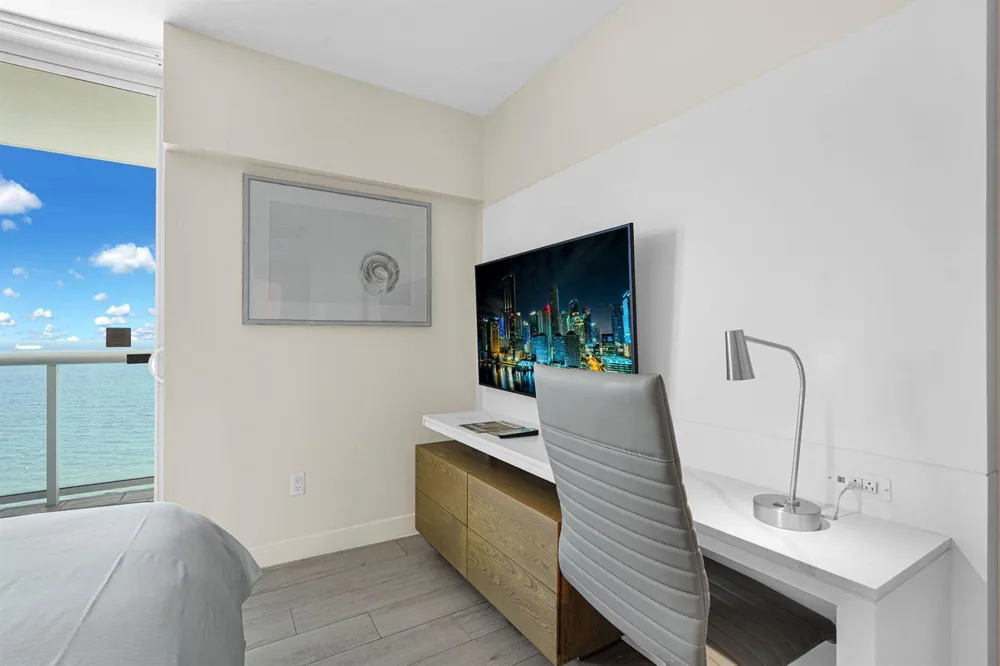 505 FORT LAUDERDALE BEACH BOULEVARD #1817 Fort Lauderdale, FL 33304