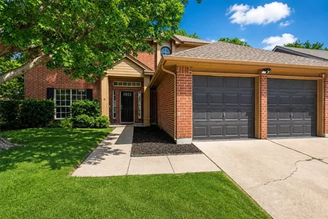 1008 Hyde Park Drive