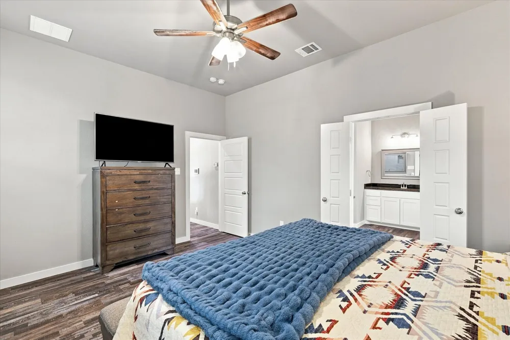 1001 Oak Valley Road Burleson, TX 76028