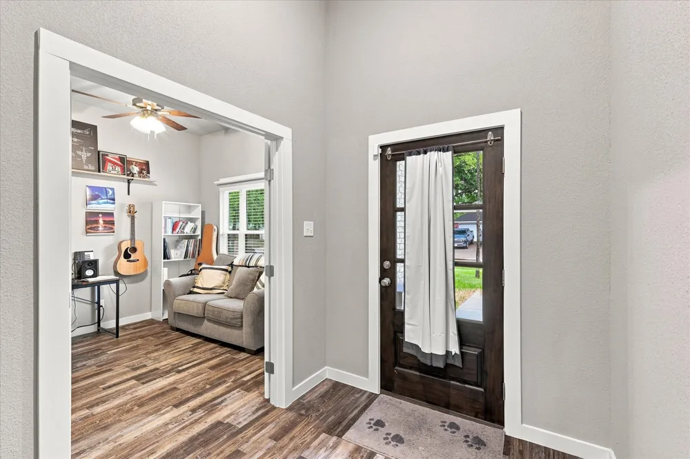 1001 Oak Valley Road Burleson, TX 76028