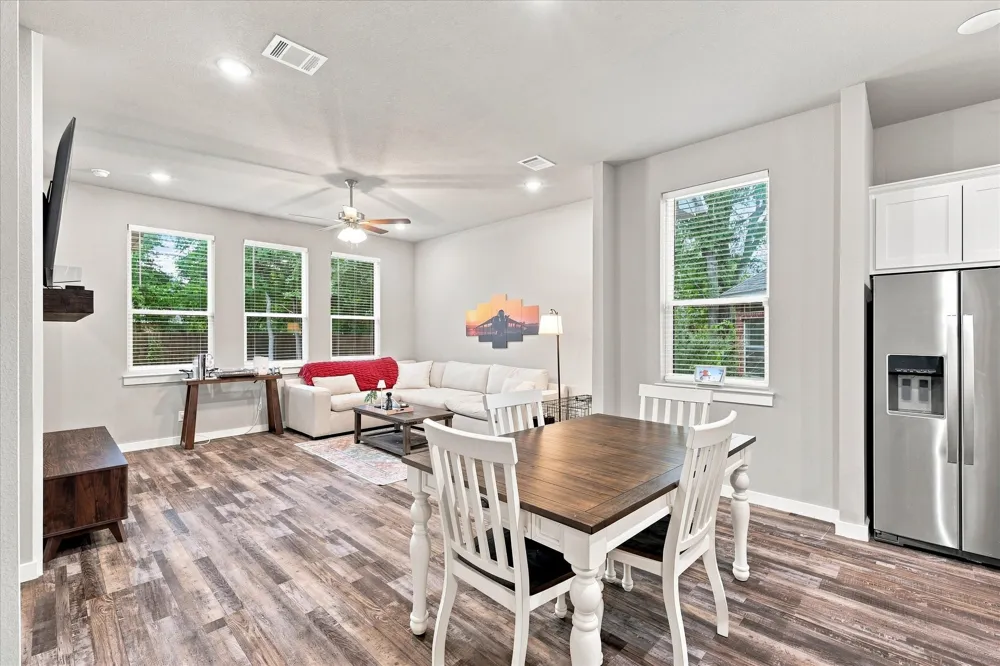 1001 Oak Valley Road Burleson, TX 76028