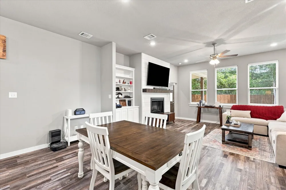 1001 Oak Valley Road Burleson, TX 76028