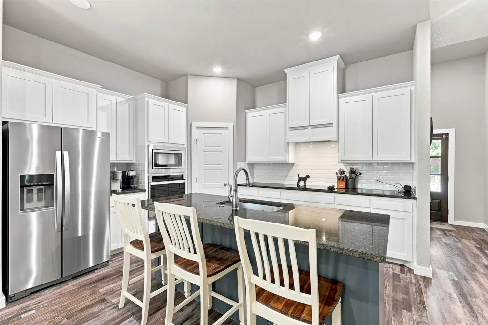 1001 Oak Valley Road Burleson, TX 76028