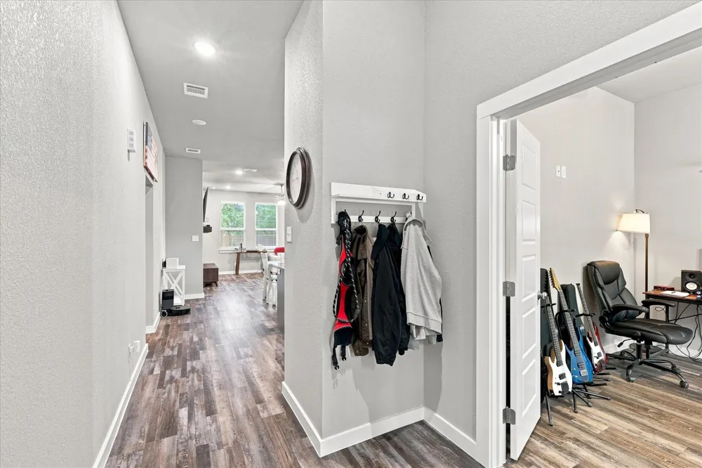 1001 Oak Valley Road Burleson, TX 76028
