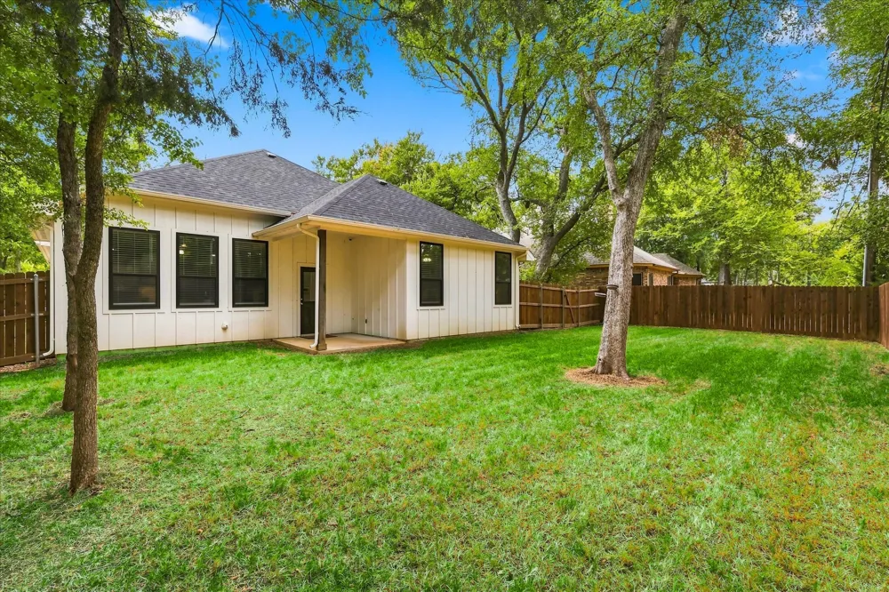 1001 Oak Valley Road Burleson, TX 76028