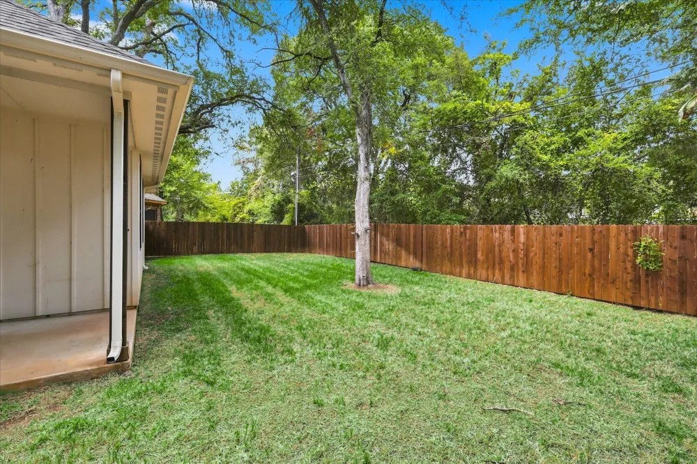 1001 Oak Valley Road Burleson, TX 76028