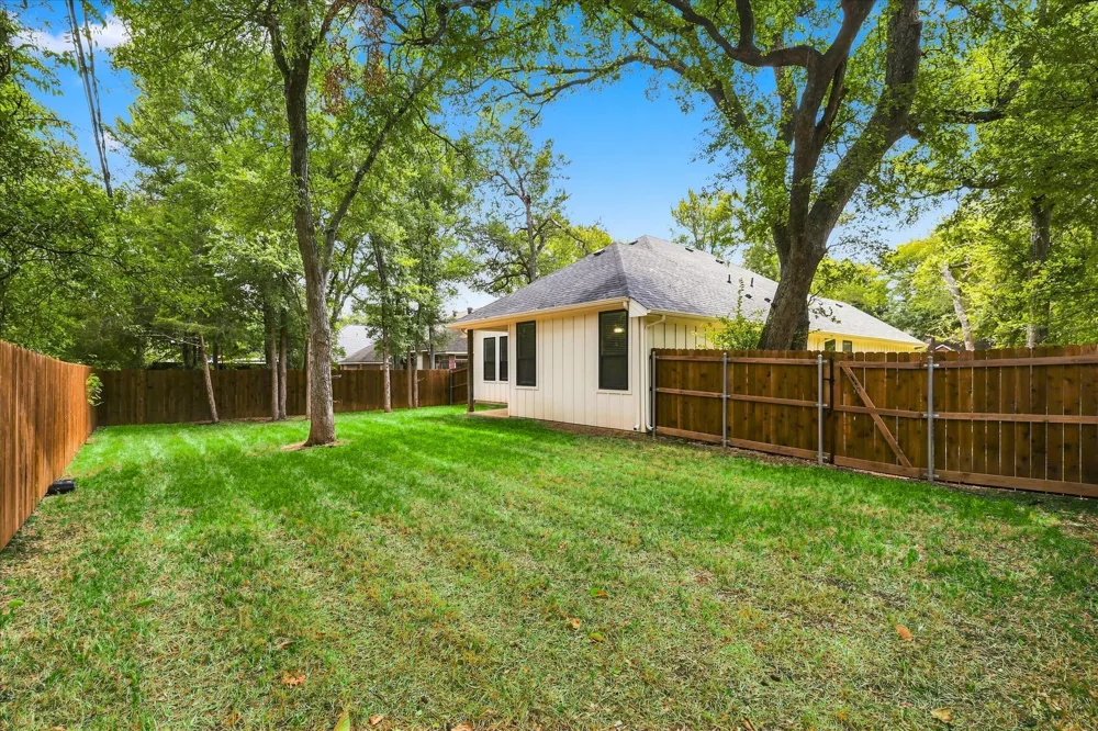 1001 Oak Valley Road Burleson, TX 76028