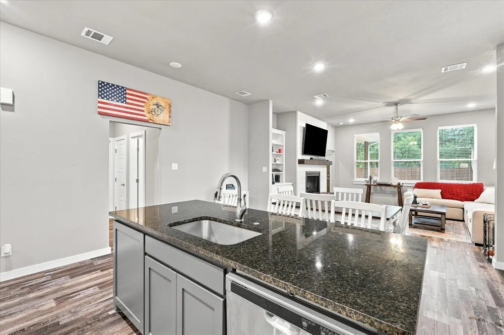 1001 Oak Valley Road Burleson, TX 76028