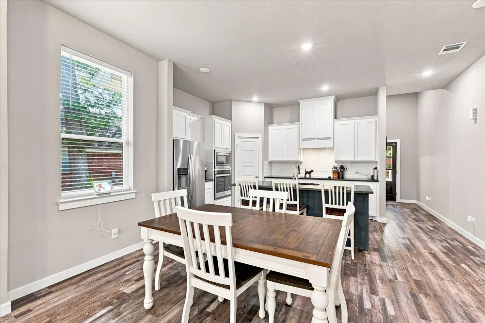 1001 Oak Valley Road Burleson, TX 76028