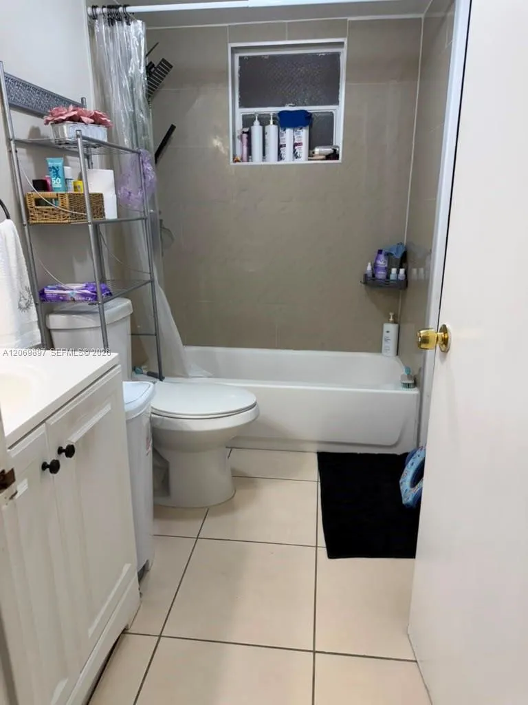 1630 W 46th St #504C Hialeah, FL 33012