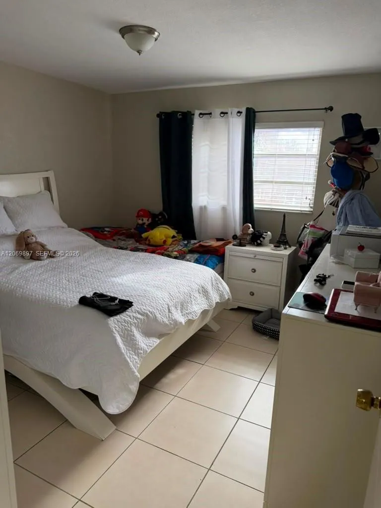 1630 W 46th St #504C Hialeah, FL 33012