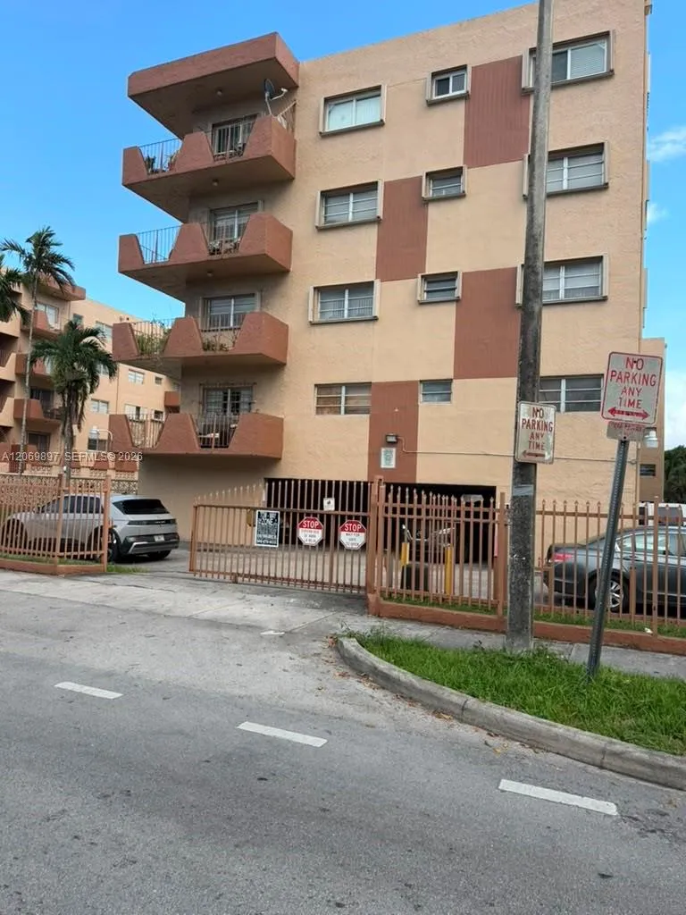 1630 W 46th St #504C Hialeah, FL 33012