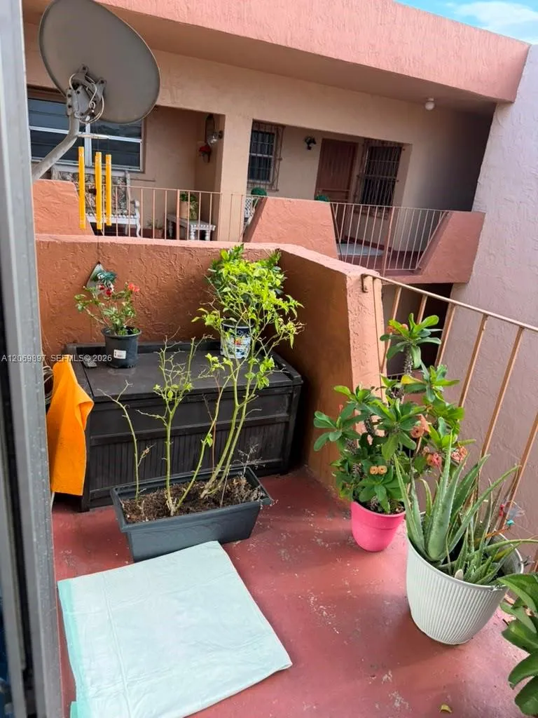 1630 W 46th St #504C Hialeah, FL 33012