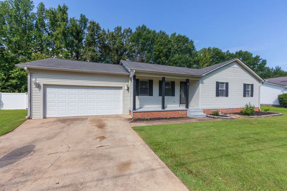19 Dyer Creek Ln Jackson, TN 38305