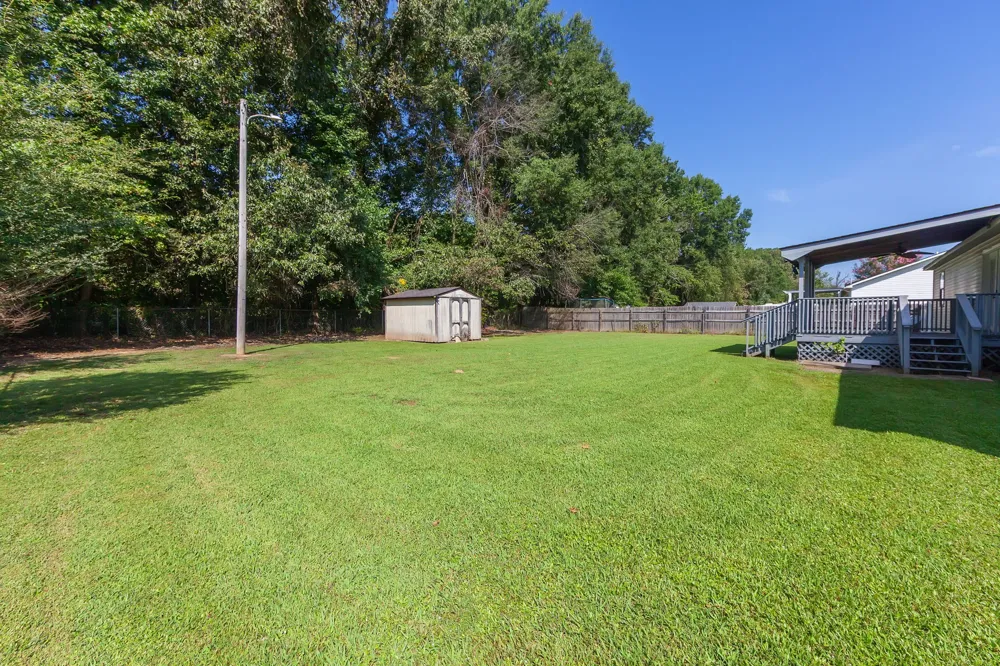 19 Dyer Creek Ln Jackson, TN 38305