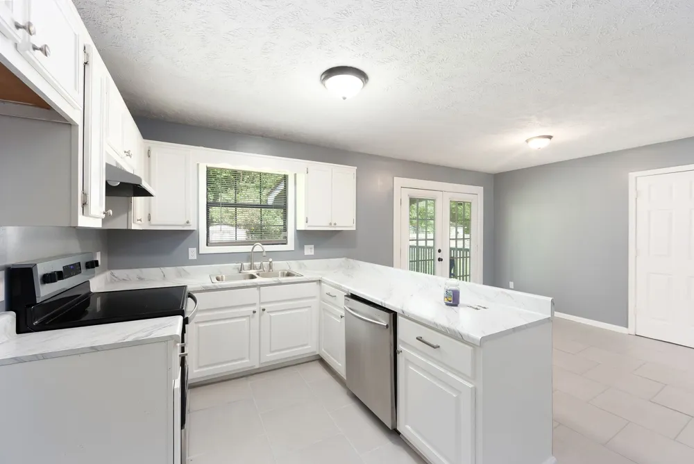 19 Dyer Creek Ln Jackson, TN 38305