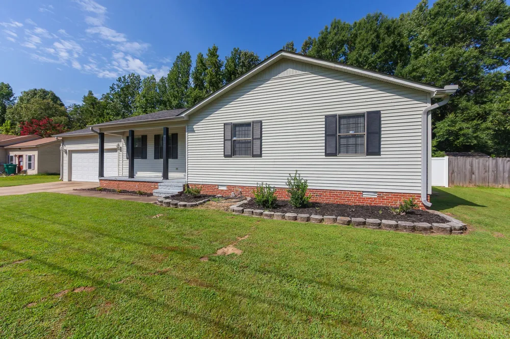 19 Dyer Creek Ln Jackson, TN 38305
