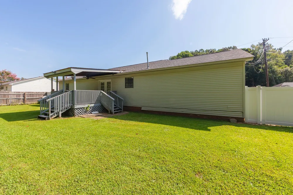 19 Dyer Creek Ln Jackson, TN 38305