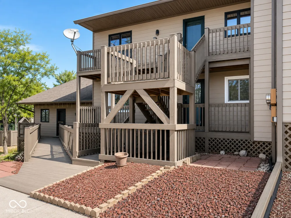 9479 S Lake Ridge Drive Bloomington, IN 47401