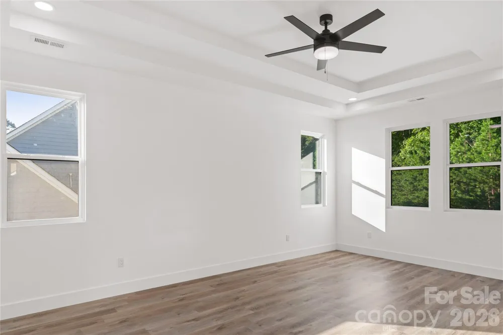 1207 39th Avenue NE Hickory, NC 28601
