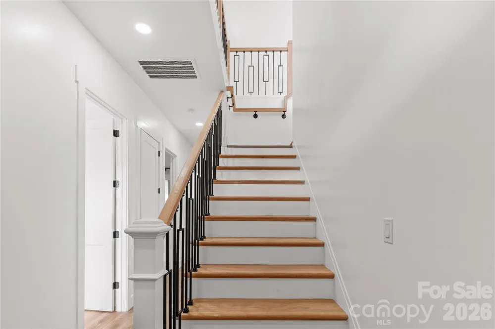 1207 39th Avenue NE Hickory, NC 28601