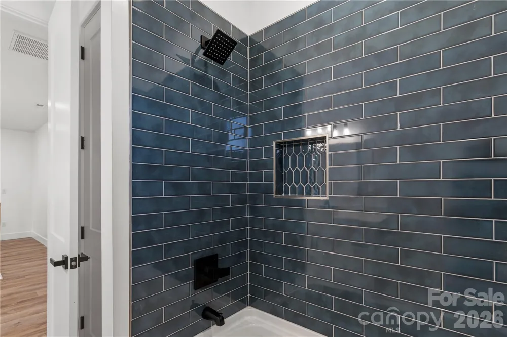 1207 39th Avenue NE Hickory, NC 28601