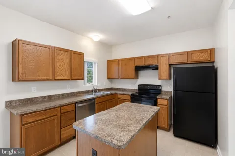 5043 OYSTER REEF PLACE
