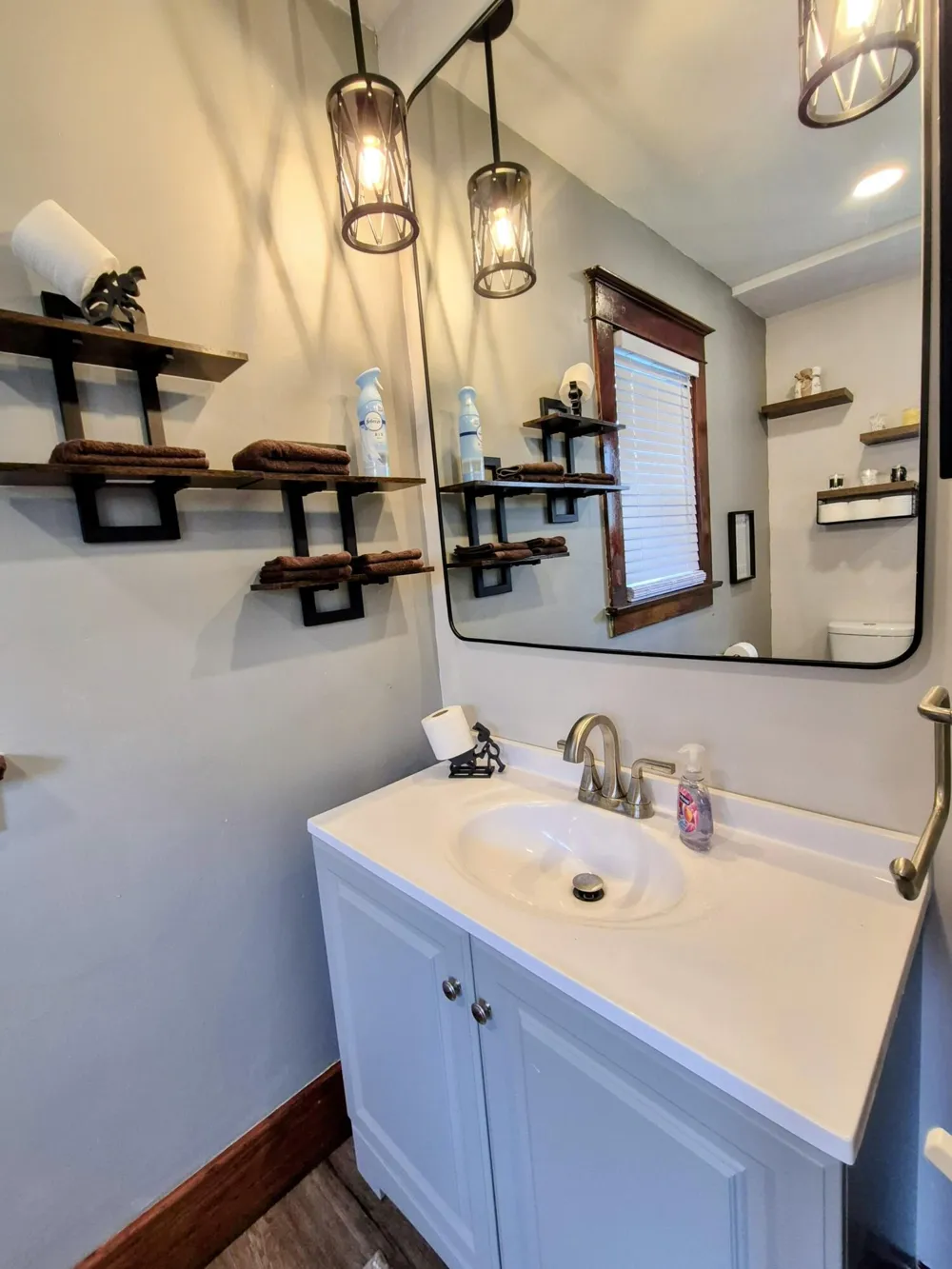 1211 Wayside Road Kalamazoo, MI 49048
