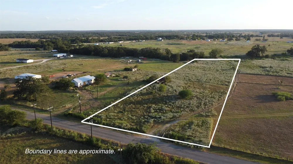 6447 Gander Slough Road Kingsbury, TX 78638