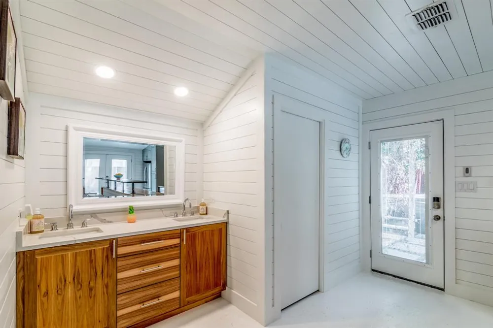 1003 E 39th Street Austin, TX 78751