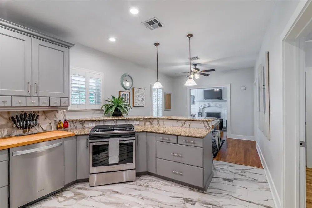1003 E 39th Street Austin, TX 78751
