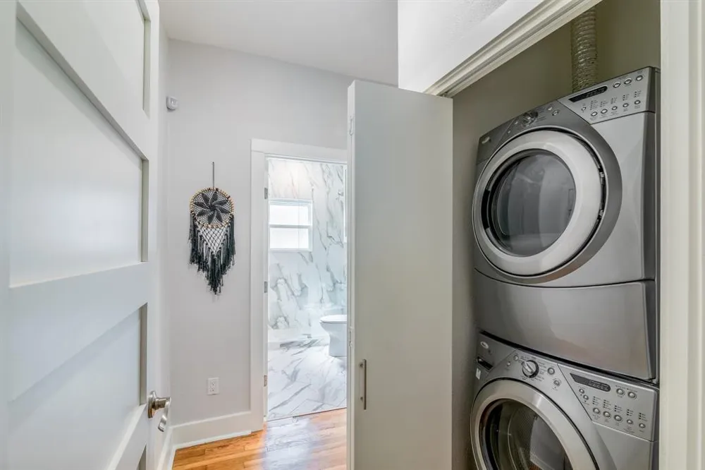 1003 E 39th Street Austin, TX 78751