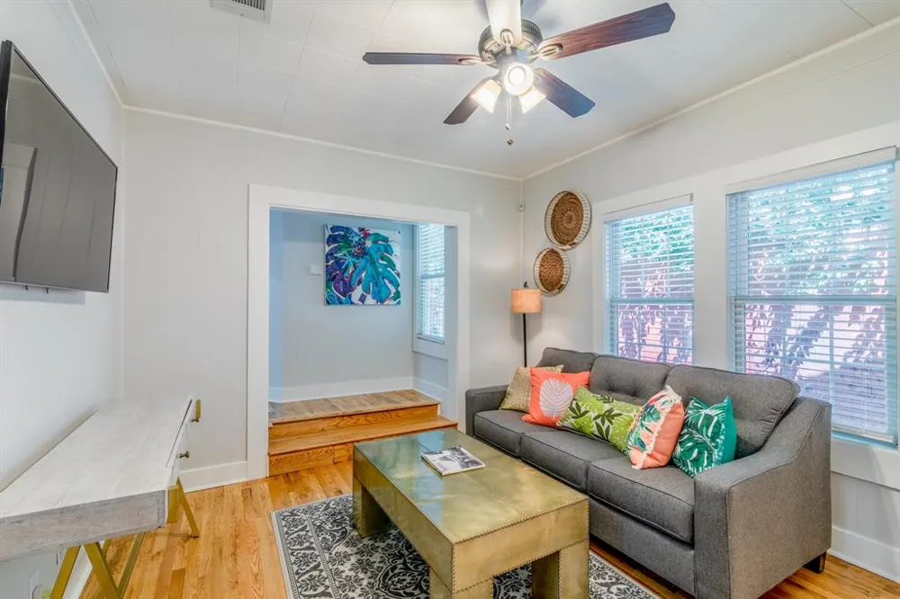 1003 E 39th Street Austin, TX 78751