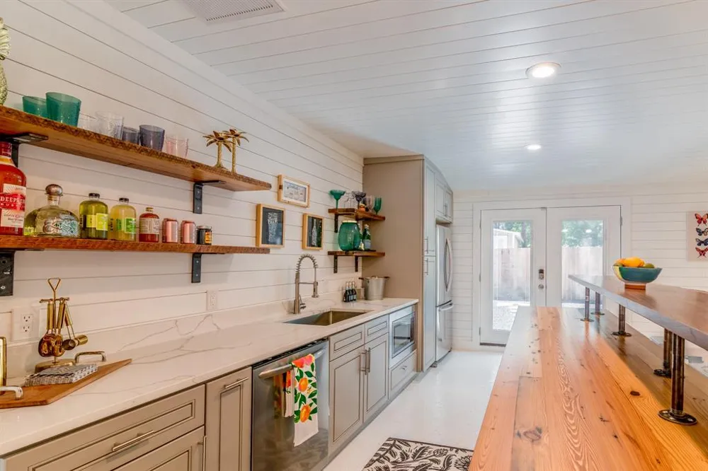 1003 E 39th Street Austin, TX 78751