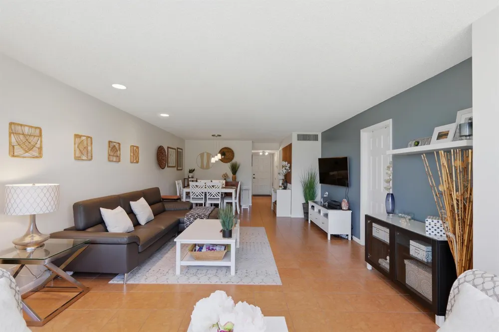 4489 Luxemburg Court #202 Lake Worth, FL 33467