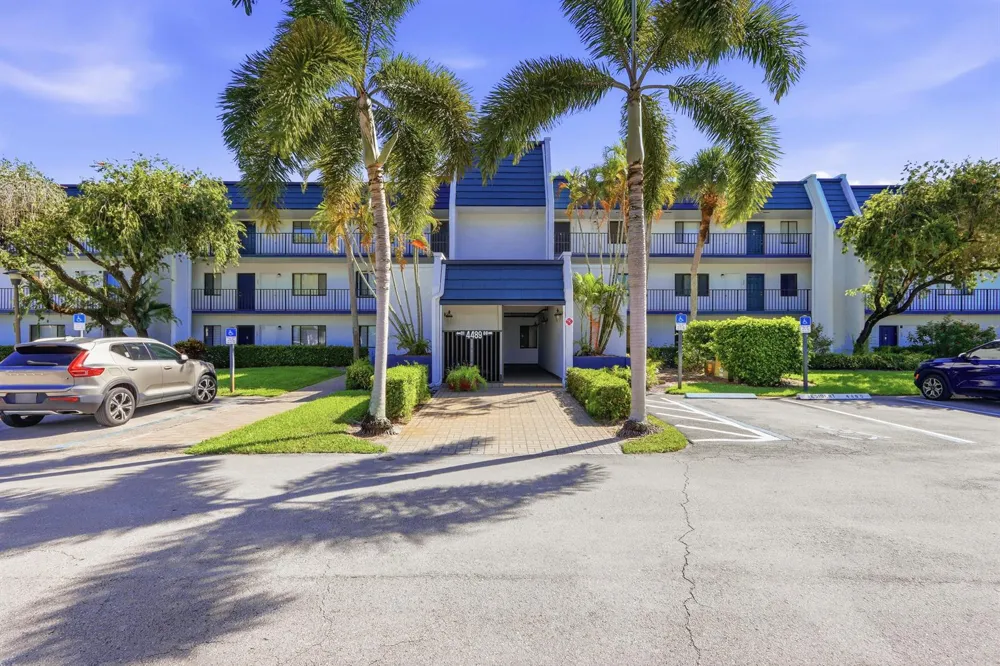 4489 Luxemburg Court #202 Lake Worth, FL 33467