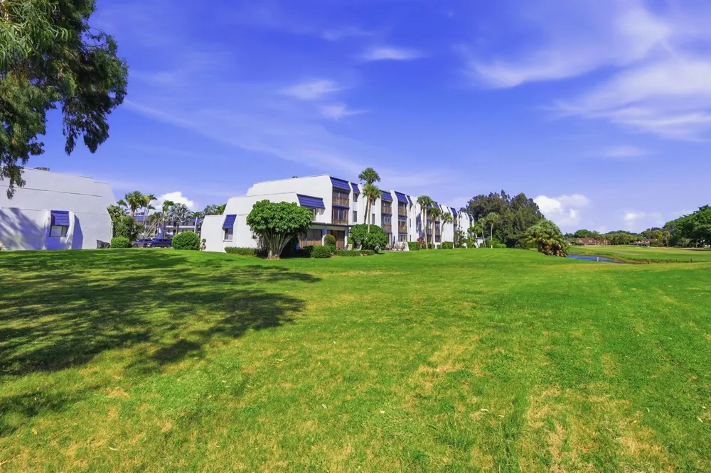 4489 Luxemburg Court #202 Lake Worth, FL 33467