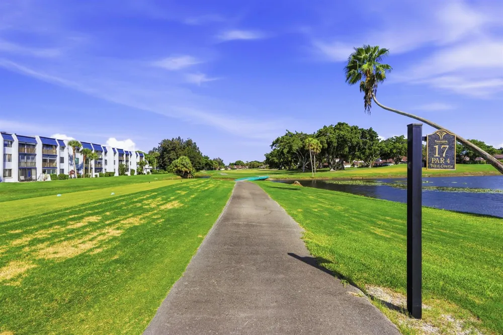 4489 Luxemburg Court #202 Lake Worth, FL 33467