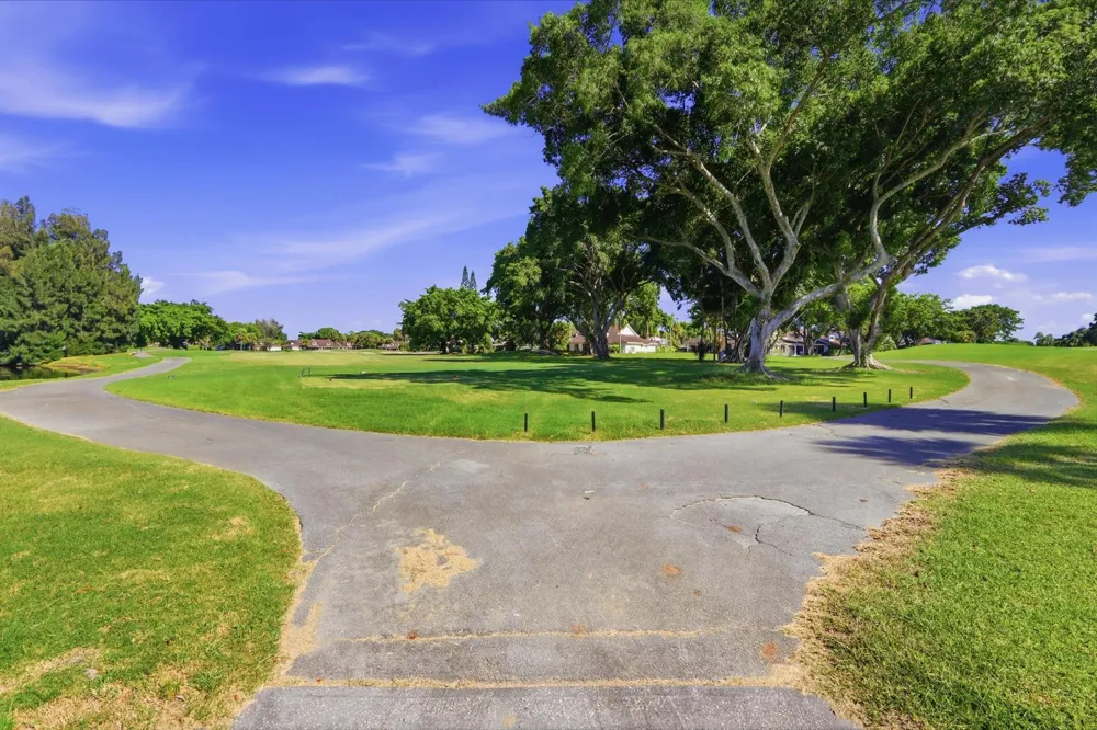 4489 Luxemburg Court #202 Lake Worth, FL 33467