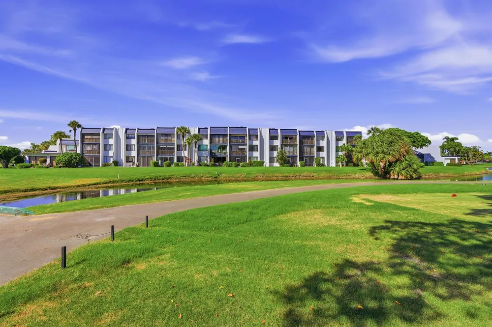 4489 Luxemburg Court #202 Lake Worth, FL 33467