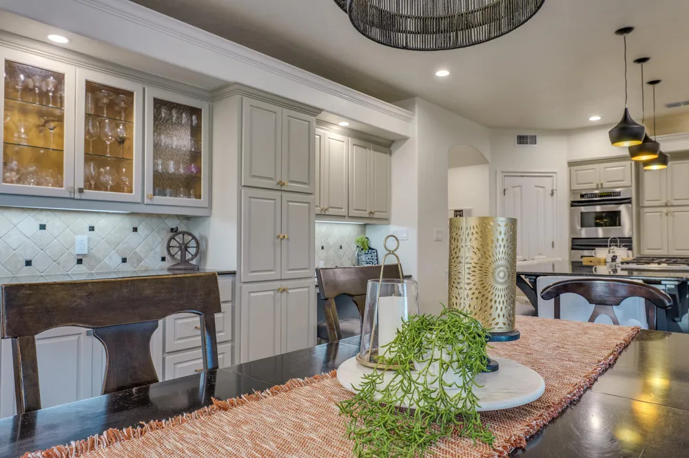 813 Moonlight Bay Drive Spicewood, TX 78669