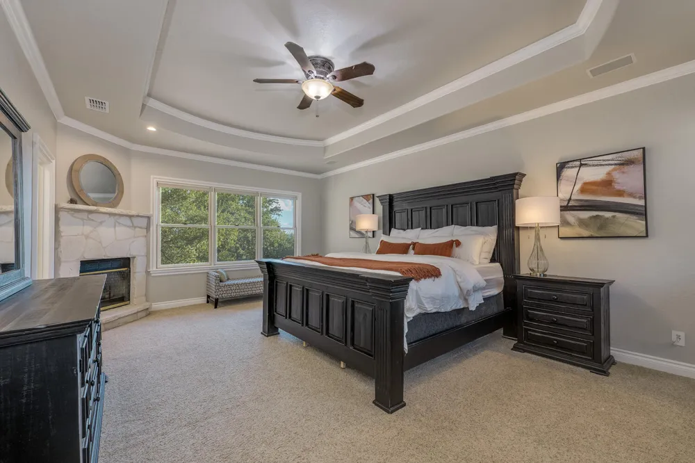 813 Moonlight Bay Drive Spicewood, TX 78669