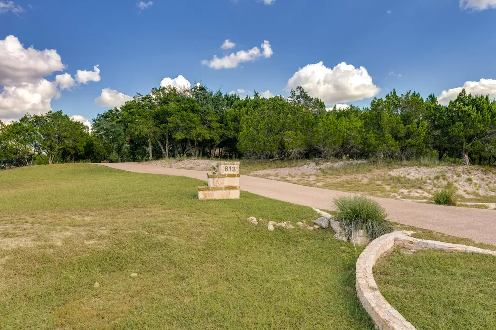 813 Moonlight Bay Drive Spicewood, TX 78669