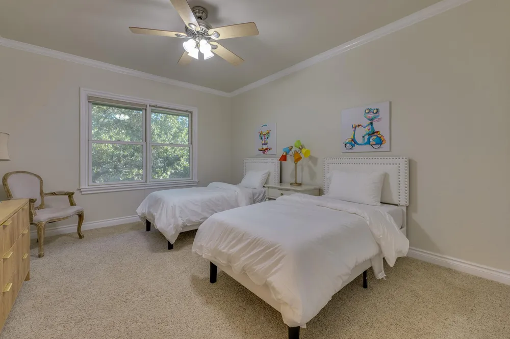 813 Moonlight Bay Drive Spicewood, TX 78669