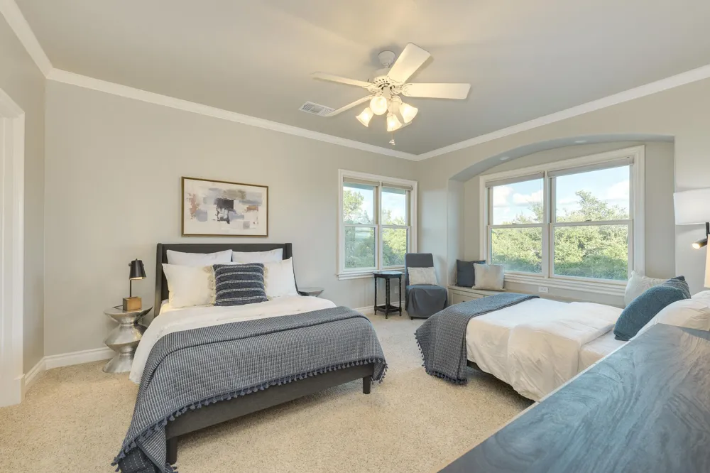 813 Moonlight Bay Drive Spicewood, TX 78669