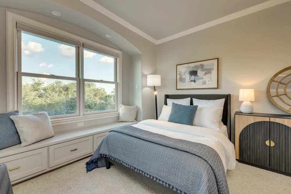 813 Moonlight Bay Drive Spicewood, TX 78669