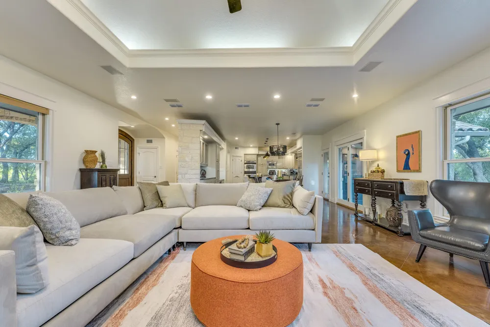 813 Moonlight Bay Drive Spicewood, TX 78669