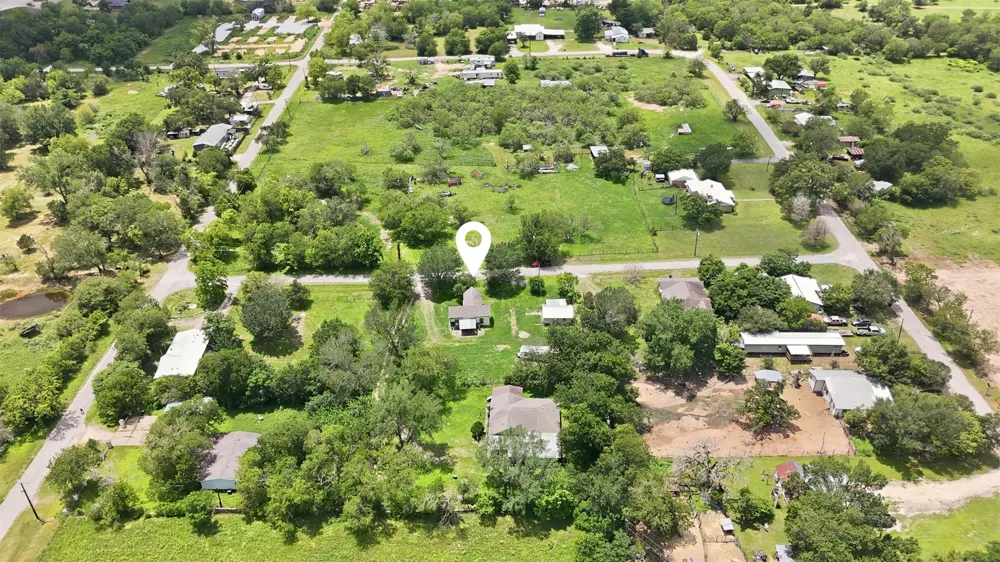 148 Brenham Street McDade, TX 78650