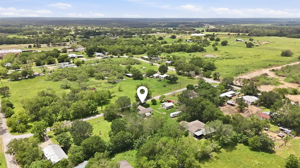 148 Brenham Street McDade, TX 78650