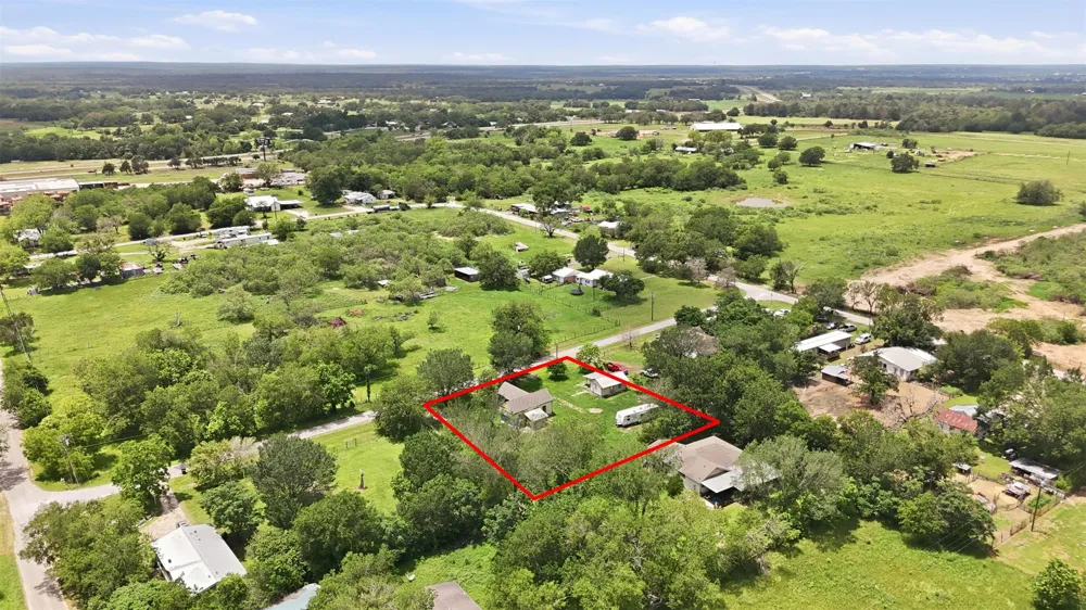 148 Brenham Street McDade, TX 78650